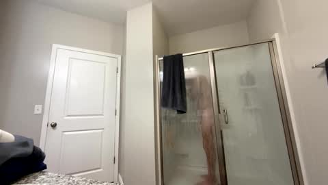 Snapshot of mikeywhite123 chatting on December 16, 7:32 pm mikeywhite123 online show from December 16, 7:32 pm