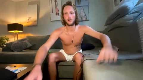 Snapshot of mikeywhite123 chatting on September 28, 10:52 pm mikeywhite123 online show from September 28, 10:52 pm