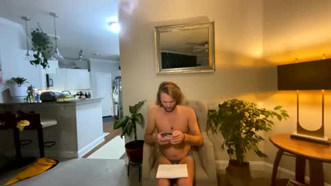 Snapshot of mikeywhite123 chatting on September 16, 9:54 am mikeywhite123 online show from September 16, 9:54 am