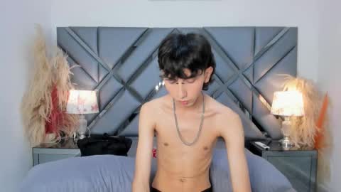 milan_lewiss online show from October 20, 12:09 pm