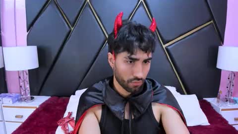 milanzaire online show from November 1, 10:25 pm