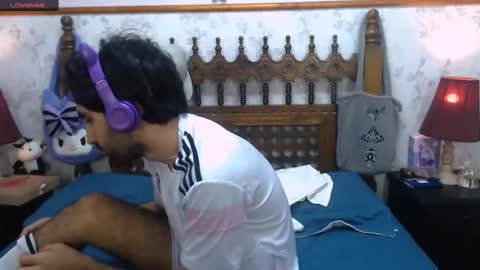 milanzaire online show from March 3, 2:00 am