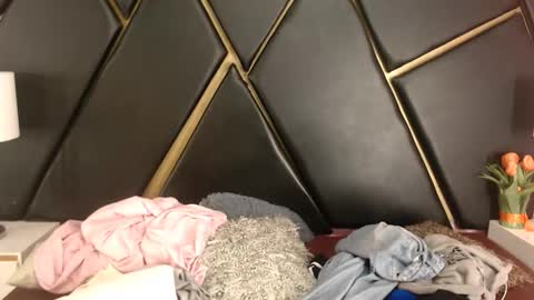 milanzaire online show from September 17, 12:22 am