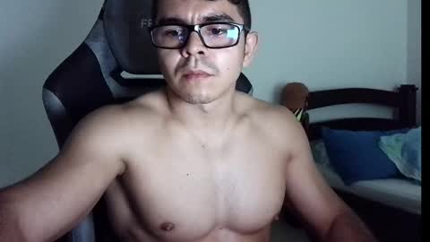 milcaritas3 online show from April 16, 10:56 pm