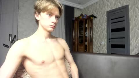 Isaac online show from February 17, 9:03 pm