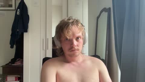 Mimi online show from November 1, 2:54 pm