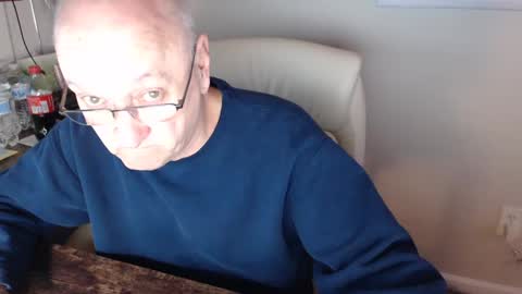 Snapshot of millenium0129 chatting on January 23, 11:26 pm millenium0129 online show from January 23, 11:26 pm