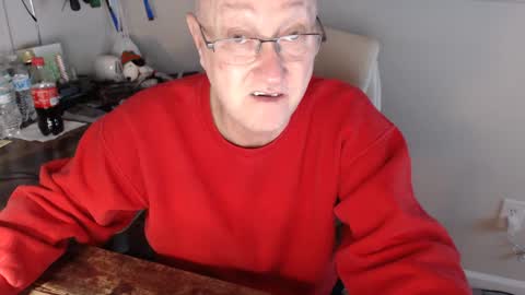 Snapshot of millenium0129 chatting on February 4, 12:51 am millenium0129 online show from February 4, 12:51 am