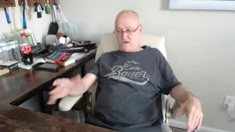 Snapshot of millenium0129 chatting on September 12, 7:03 pm millenium0129 online show from September 12, 7:03 pm