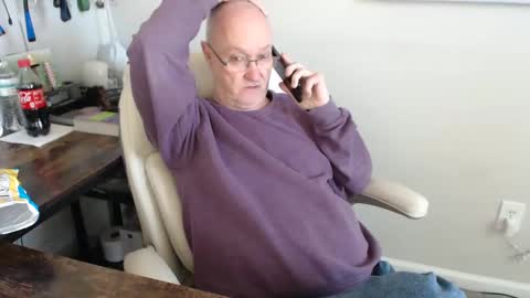 Snapshot of millenium0129 chatting on February 21, 6:15 pm millenium0129 online show from February 21, 6:15 pm