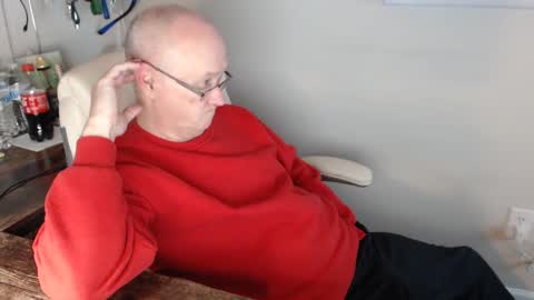 Snapshot of millenium0129 chatting on January 19, 12:38 am millenium0129 online show from January 19, 12:38 am