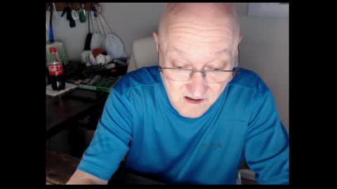 Snapshot of millenium0129 chatting on October 13, 11:22 pm millenium0129 online show from October 13, 11:22 pm