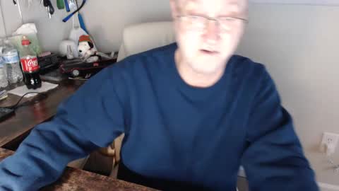 Snapshot of millenium0129 chatting on December 31, 12:43 am millenium0129 online show from December 31, 12:43 am