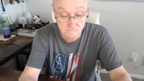 Snapshot of millenium0129 chatting on February 26, 6:53 pm millenium0129 online show from February 26, 6:53 pm