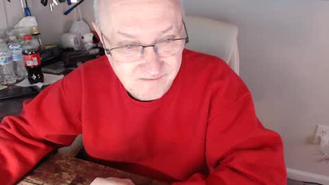 Snapshot of millenium0129 chatting on December 13, 1:37 am millenium0129 online show from December 13, 1:37 am