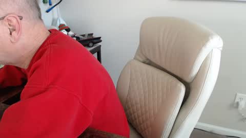 Snapshot of millenium0129 chatting on January 30, 5:17 pm millenium0129 online show from January 30, 5:17 pm