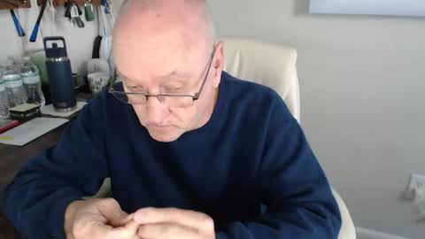 Snapshot of millenium0129 chatting on October 27, 3:47 pm millenium0129 online show from October 27, 3:47 pm