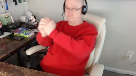 Snapshot of millenium0129 chatting on February 13, 1:26 pm millenium0129 online show from February 13, 1:26 pm