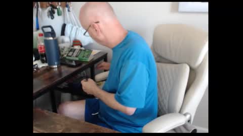 Snapshot of millenium0129 chatting on October 20, 6:23 pm millenium0129 online show from October 20, 6:23 pm