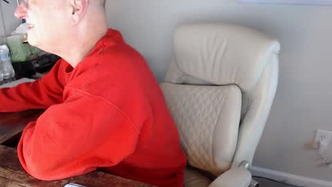 Snapshot of millenium0129 chatting on December 28, 3:15 am millenium0129 online show from December 28, 3:15 am