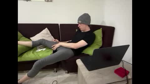 SlimnHungOH online show from November 9, 6:01 pm