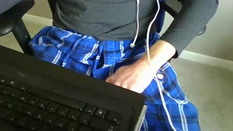 Snapshot of milwaukeebadger24 chatting on March 12, 6:44 pm milwaukeebadger24 online show from March 12, 6:44 pm