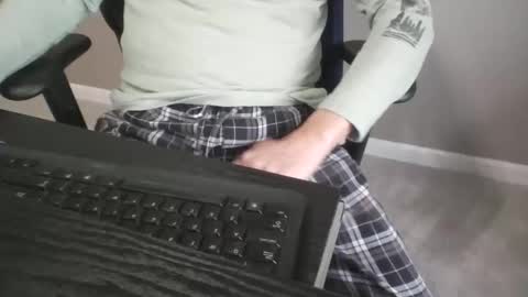 Snapshot of milwaukeebadger24 chatting on October 29, 12:52 pm milwaukeebadger24 online show from October 29, 12:52 pm