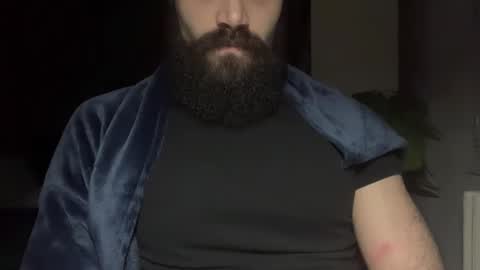 Snapshot of mingo_in_wonderland chatting on December 10, 11:21 pm Lance online show from December 10, 11:21 pm