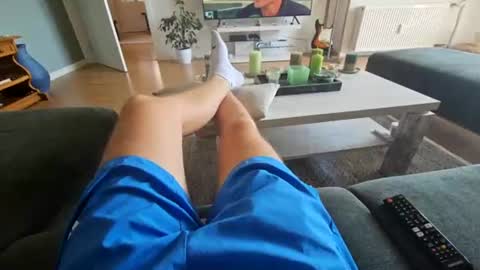 Jesse J. online show from July 12, 2:41 pm
