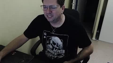 Snapshot of mistercoeur1 chatting on December 7, 8:22 am mistercoeur online show from December 7, 8:22 am