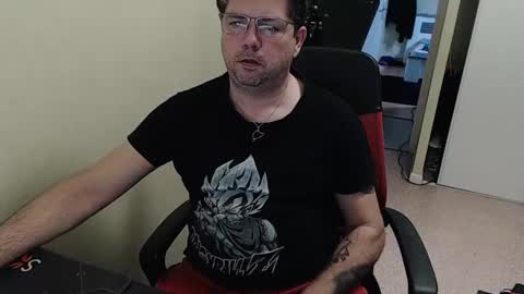 Snapshot of mistercoeur1 chatting on December 21, 8:18 am mistercoeur online show from December 21, 8:18 am