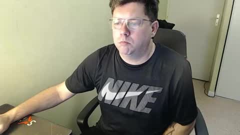 Snapshot of mistercoeur1 chatting on February 1, 10:05 am mistercoeur online show from February 1, 10:05 am