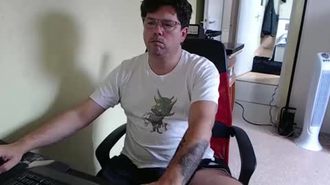 Snapshot of mistercoeur1 chatting on September 13, 7:42 am mistercoeur online show from September 13, 7:42 am