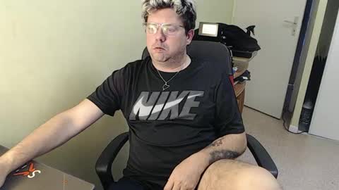 Snapshot of mistercoeur1 chatting on January 10, 3:48 pm mistercoeur online show from January 10, 3:48 pm