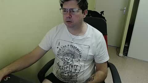 Snapshot of mistercoeur1 chatting on January 8, 8:27 am mistercoeur online show from January 8, 8:27 am