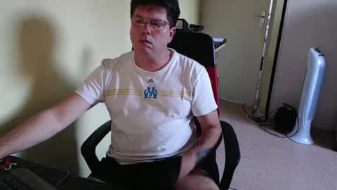 Snapshot of mistercoeur1 chatting on October 13, 4:46 pm mistercoeur online show from October 13, 4:46 pm