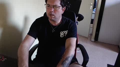 Snapshot of mistercoeur1 chatting on December 28, 3:37 pm mistercoeur online show from December 28, 3:37 pm