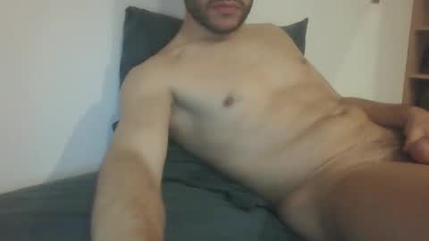 Snapshot of misterepicc chatting on December 28, 6:40 pm misterepicc online show from December 28, 6:40 pm