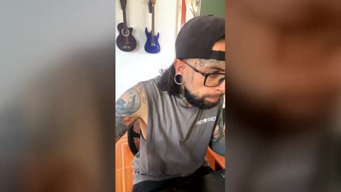     online show from March 13, 6:25 pm