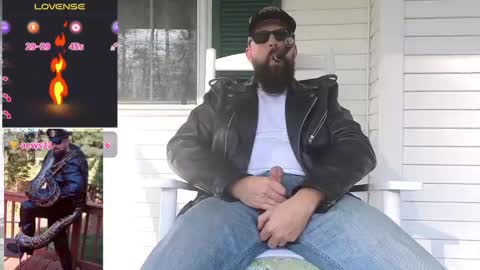 Snapshot of mmazsnake chatting on December 30, 6:27 pm SMOKINsnakeEYEZ online show from December 30, 6:27 pm