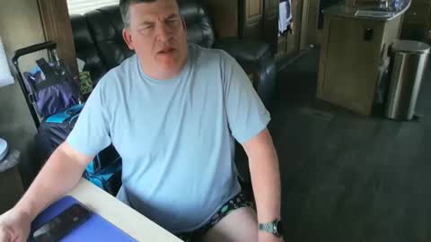 mmmthatsfunnn online show from October 30, 10:33 pm