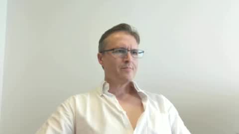 Moe online show from December 12, 6:31 pm