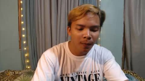 moiseshotpinoy_xx online show from April 12, 3:13 pm