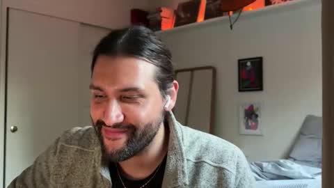 molten_escargot online show from January 16, 12:55 am