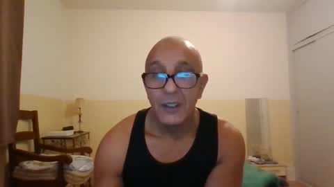 moment71200 online show from November 28, 1:35 pm