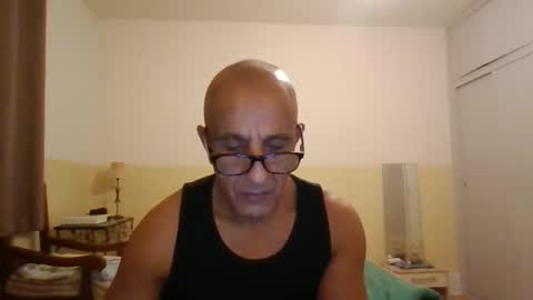 moment71200 online show from November 16, 11:01 am