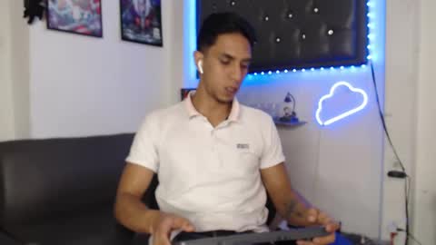 Snapshot of monkey_uchiha77 chatting on March 10, 1:10 pm simon dice online show from March 10, 1:10 pm