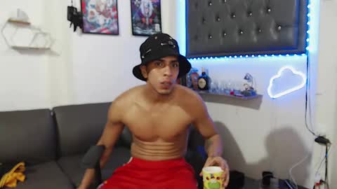 Snapshot of monkey_uchiha77 chatting on February 8, 3:53 pm simon dice online show from February 8, 3:53 pm