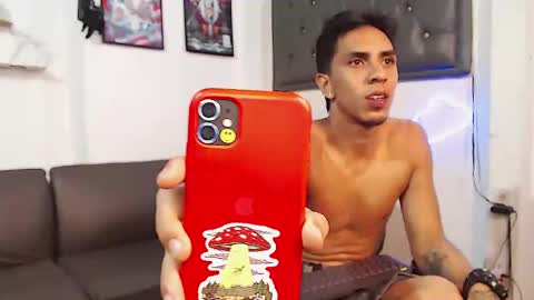 Snapshot of monkey_uchiha77 chatting on February 10, 2:05 pm simon dice online show from February 10, 2:05 pm