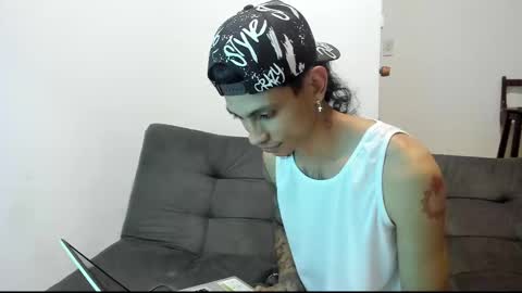 monkeyd_66 online show from December 11, 7:43 am